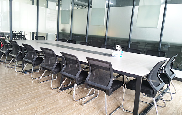 {振揚(yáng)實(shí)業(yè)是拖鞋廠(chǎng)家、拖鞋加工廠(chǎng)、拖鞋代工廠(chǎng)、高端拖鞋定制、人字拖加工廠(chǎng)、定制拖鞋工廠(chǎng)、品牌拖鞋代工廠(chǎng)、涼鞋代工廠(chǎng)、沙灘拖鞋廠(chǎng)家、涼鞋廠(chǎng)家，自1980年以來(lái)，專(zhuān)注研制及生產(chǎn)拖鞋。}